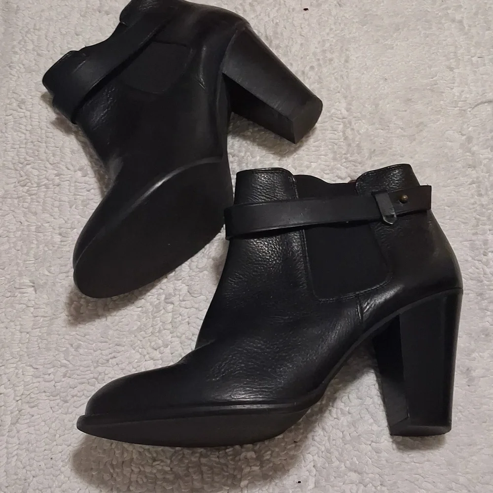 Madewell Black Leather Ankle Booties